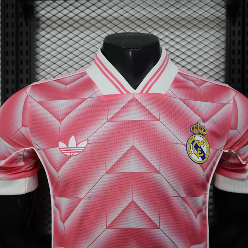 Real Madrid 25/26 Real Madrid Lifestyle Pink Player Retro 2