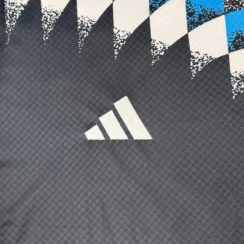 Newcastle 26/27 Newcastle United 1994 Inspired Geometric 3