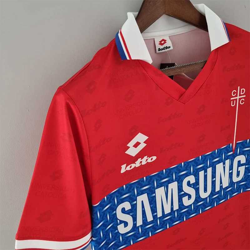 La Católica La Católica third away 7