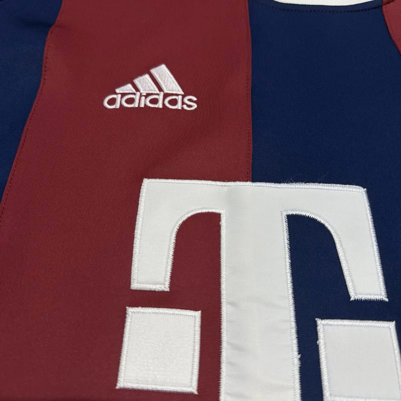 Bayern Munich 26/27 Bayern Munich Trefoil Retro Inspired Red Blue Short Sleeve Sweatshirt 5