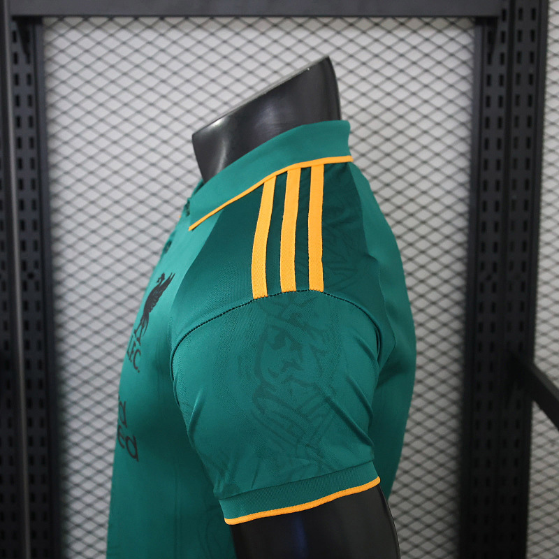 Liverpool 26/27 Liverpool Green Black Retro Player 5