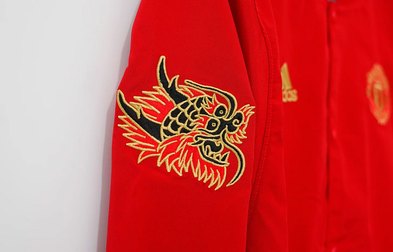 Manchester United 19/20 Manchester United Red Windbreaker 3