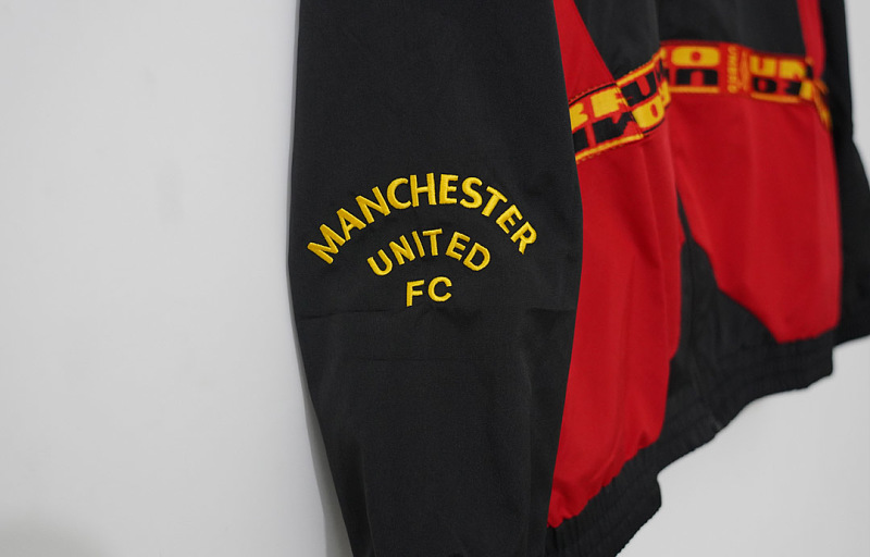 Manchester United 96/97 Manchester United Red Black Windbreaker 6