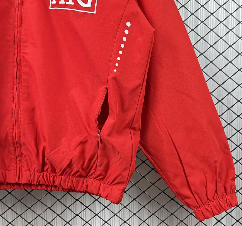 Manchester United 10/11 Manchester United Red Windbreaker 4