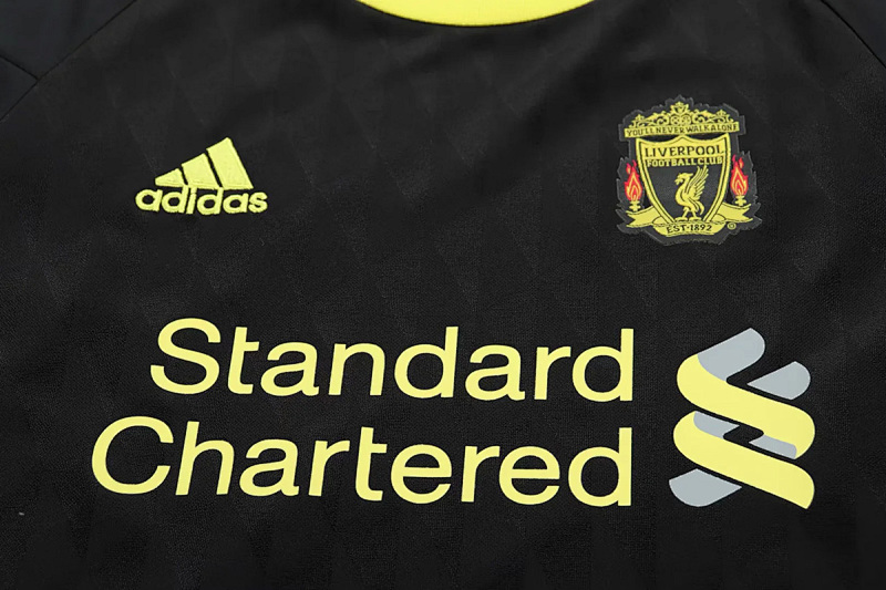 Liverpool 10/11 Liverpool Third Kids Retro Size 16-28 9