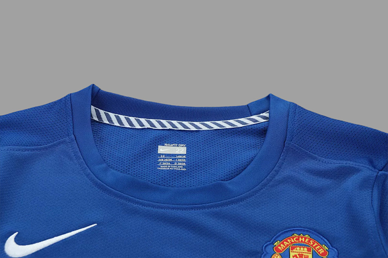 Manchester United 08/09 Manchester United Third Long Sleeve Kids Retro Size 16-28 10
