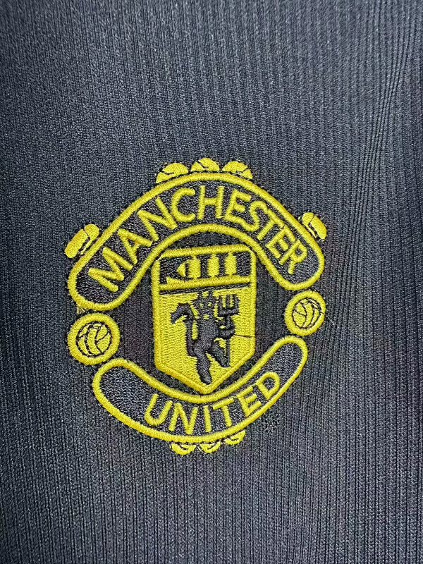 Manchester United 98/99 Manchester United Black Long Sleeve Retro 7
