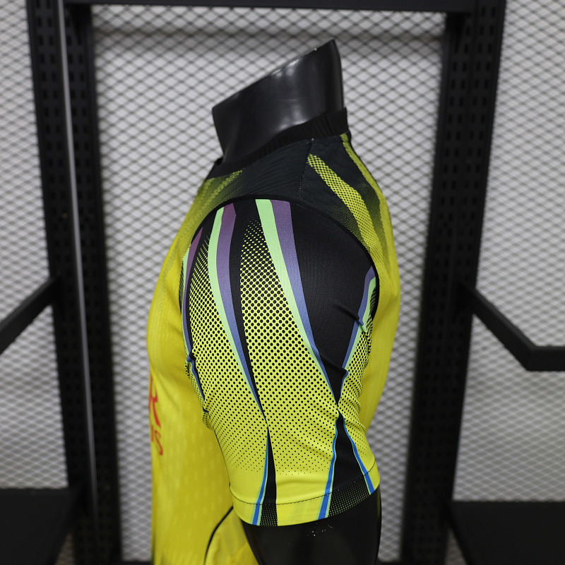 PSG 26/27 Paris Saint-Germain Stadium Night Edition Player Yellow 5