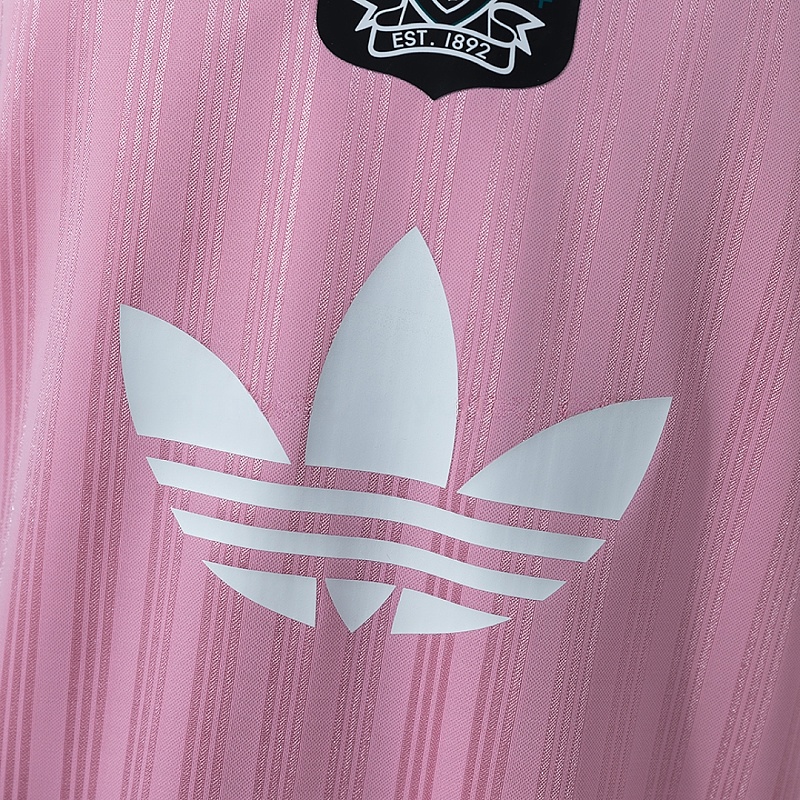 Liverpool 95/96 Liverpool Light Pink Polyester Shirt 3