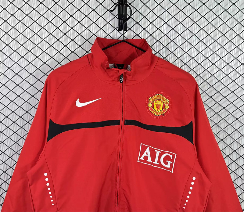 Manchester United 10/11 Manchester United Red Windbreaker 2
