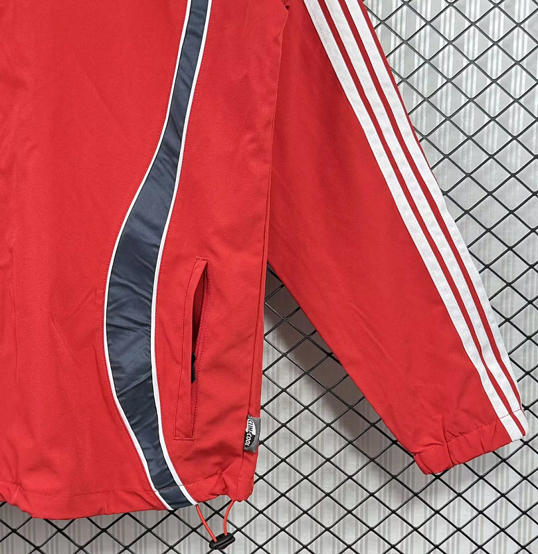 Liverpool 06/07 Liverpool Home Red Windbreaker 2