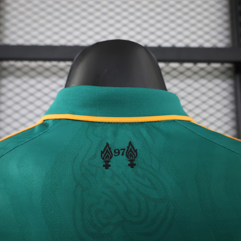 Liverpool 26/27 Liverpool Green Black Retro Player 4