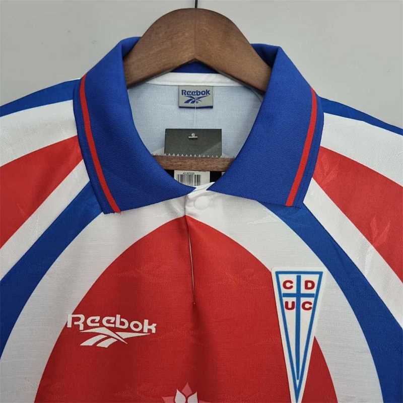La Católica La Católica away 9