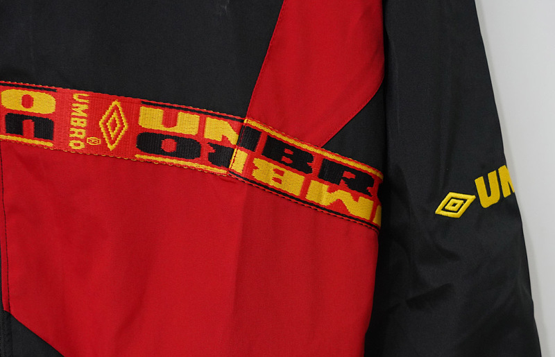 Manchester United 96/97 Manchester United Red Black Windbreaker 11