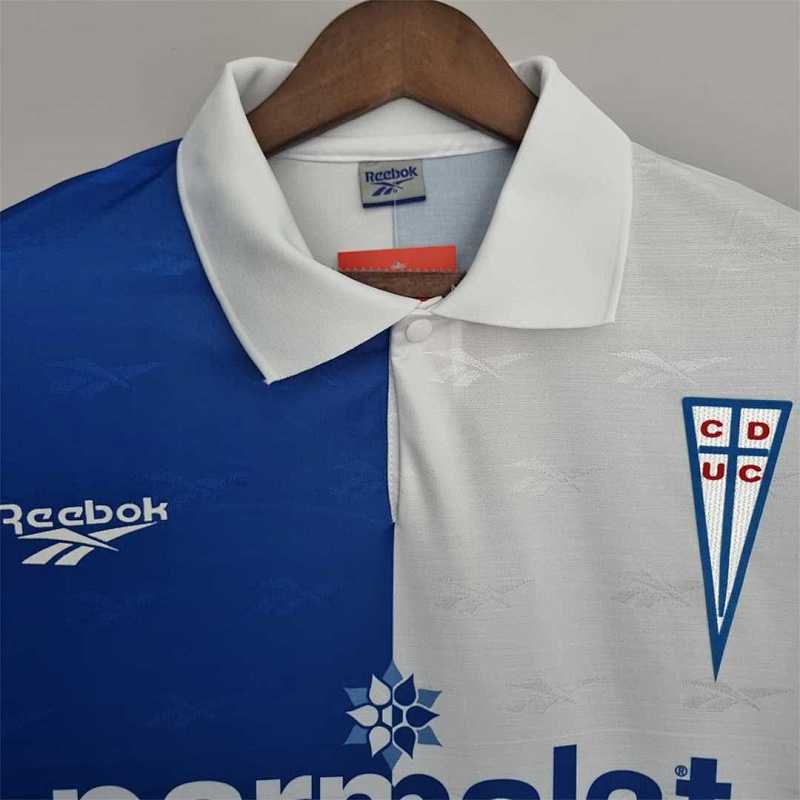 La Católica La Católica third away 9