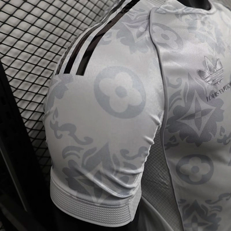 Real Madrid 25/26 Real Madrid x Louis Vuitton Special Player Silver 6