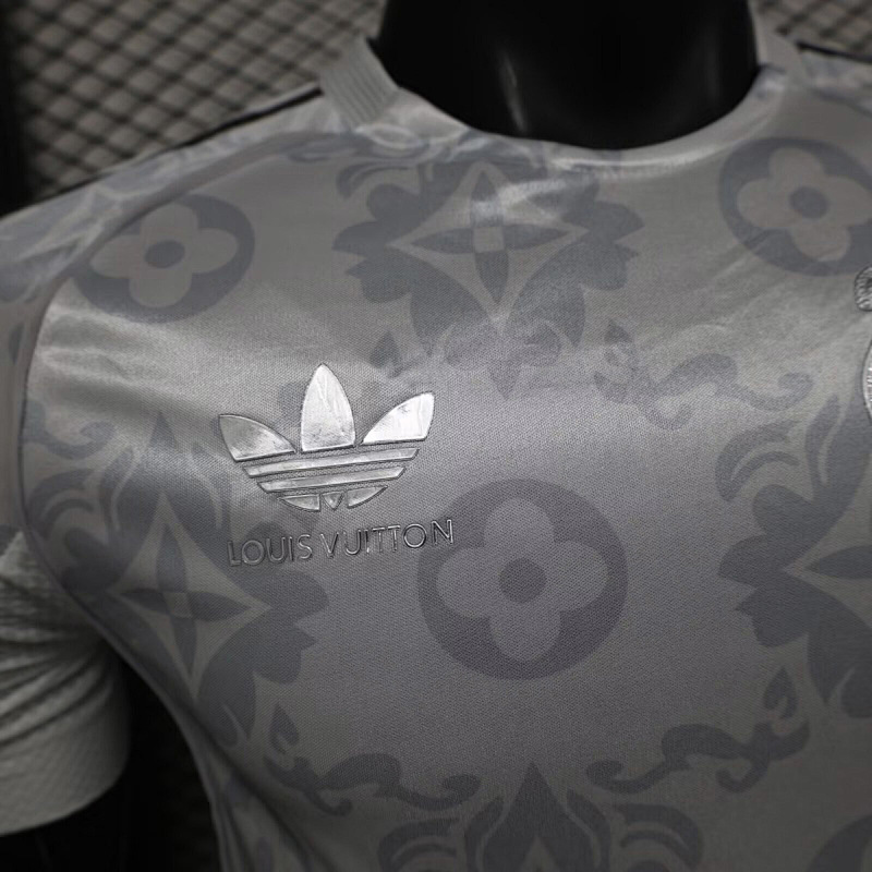 Real Madrid 25/26 Real Madrid x Louis Vuitton Special Player Silver 8