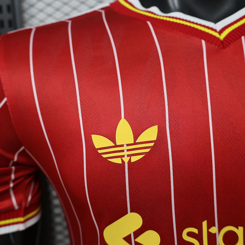 Liverpool Liverpool Concept Retro Player 4