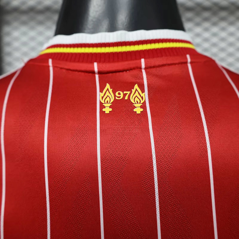 Liverpool Liverpool Concept Retro Player 2