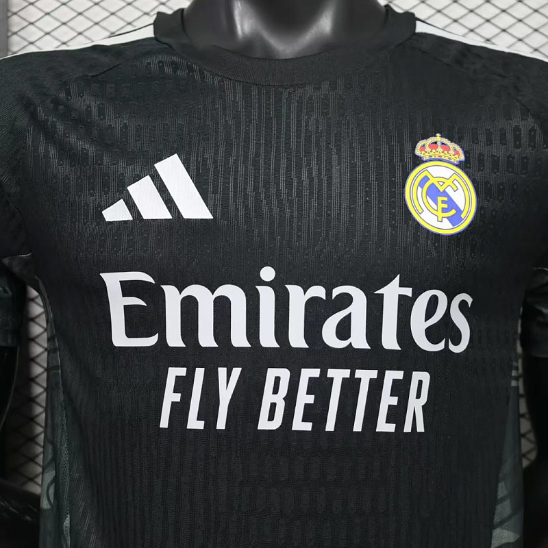Real Madrid 26/27 Real Madrid Goalkeeper Player 2