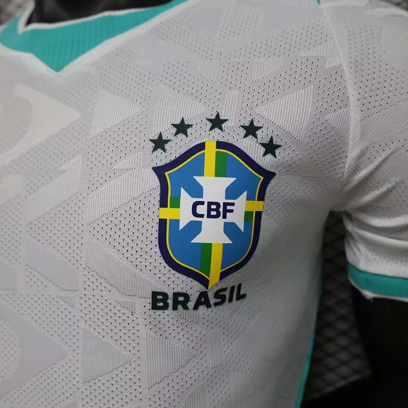 Brasile Brazil Special Edition White with Green Neck Player 7