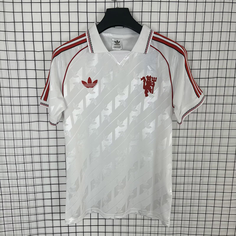 Manchester United 25/26 Manchester United Retro 90s White