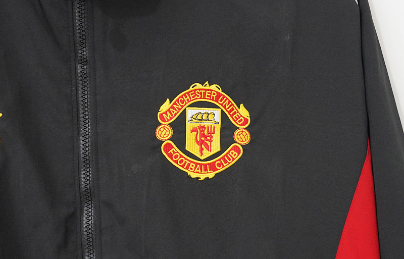 Manchester United 96/97 Manchester United Red Black Windbreaker 4
