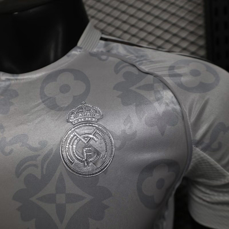 Real Madrid 25/26 Real Madrid x Louis Vuitton Special Player Silver 7