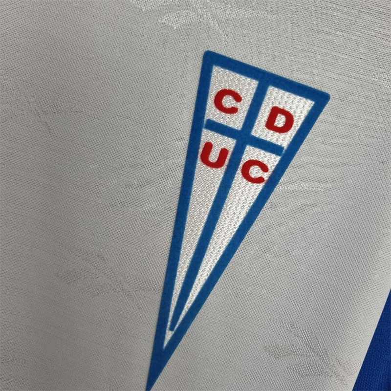 La Católica La Católica third away 8