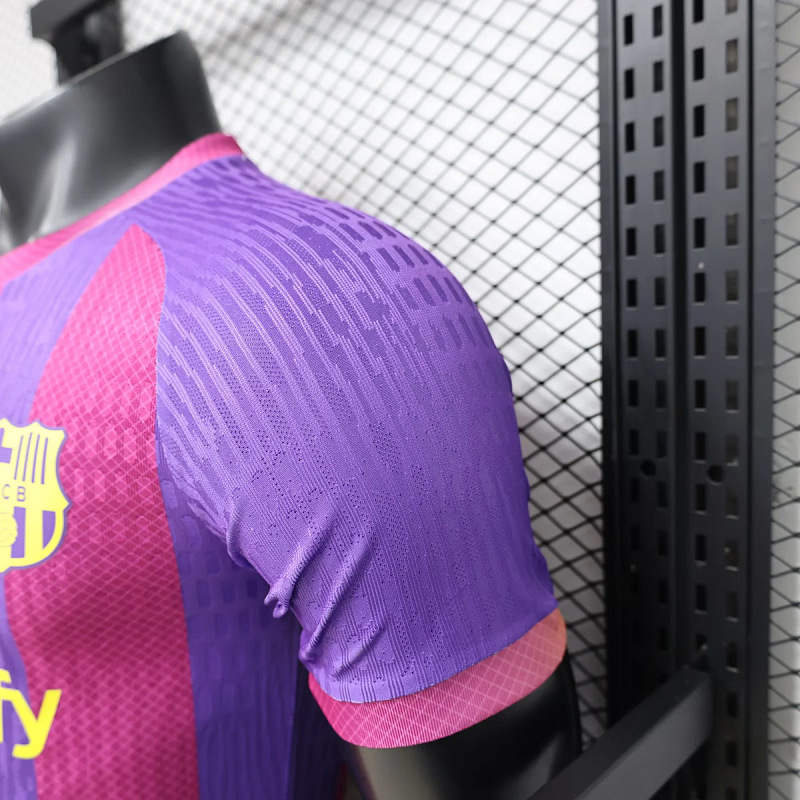 Barcelona 25/26 Barcelona Vivid Purple Noble Red Midwest Gold Special Player 6