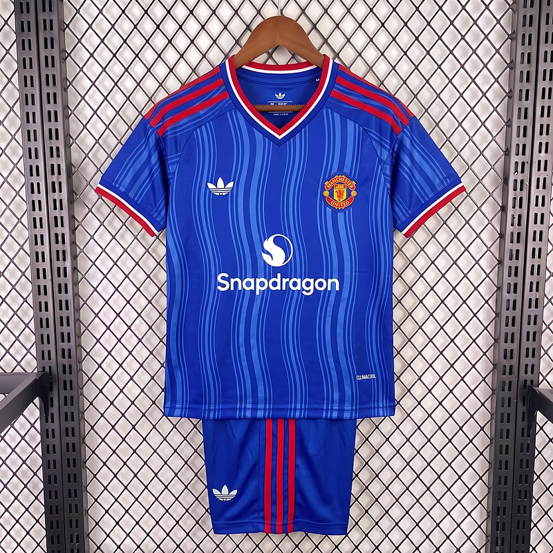 Manchester United 26/27 Manchester United Away Kids