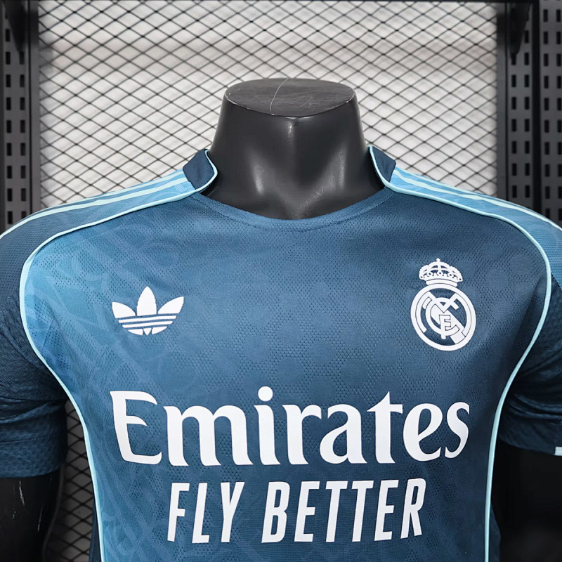 Real Madrid 25/26 Real Madrid Blue Special Player 8