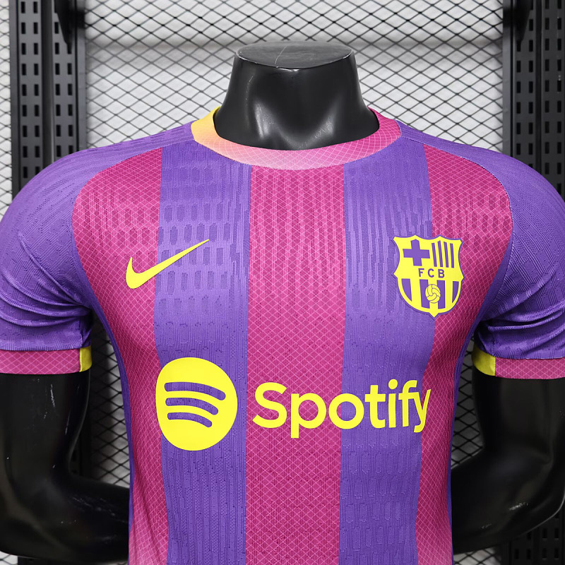 Barcelona 25/26 Barcelona Vivid Purple Noble Red Midwest Gold Special Player 2