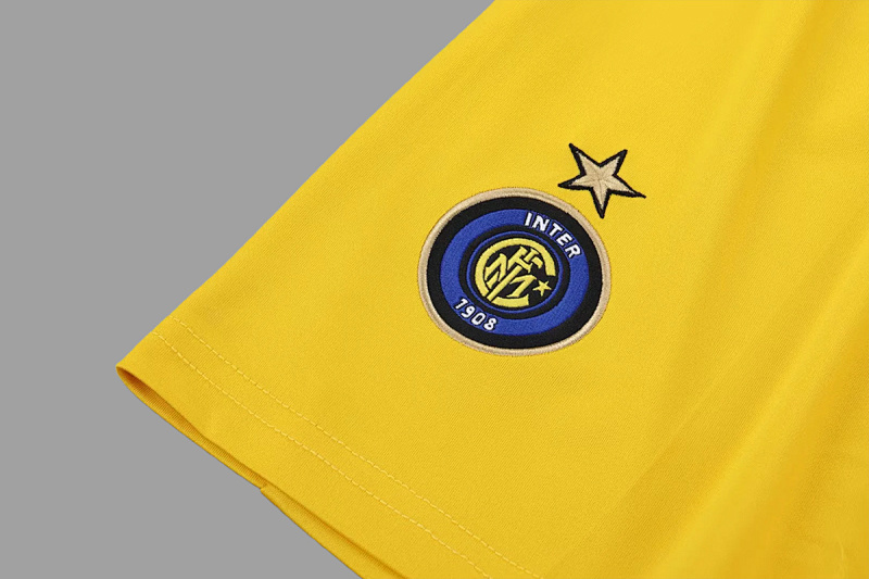 Inter 02/03 Inter Milan Third Kids Retro Size 16-28 2