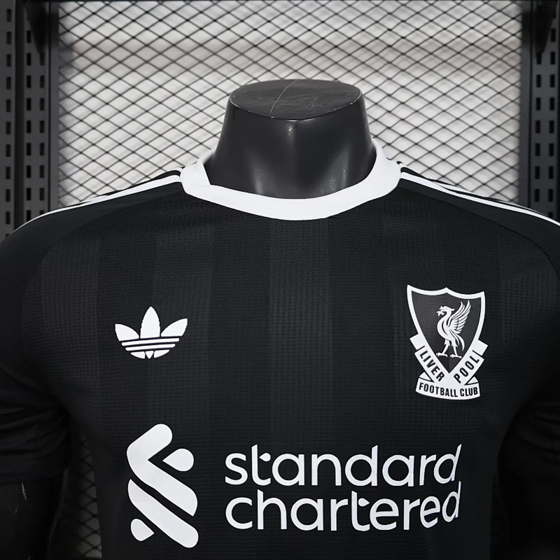 Liverpool 25/26 Liverpool Goalkeeper 4 Player 4
