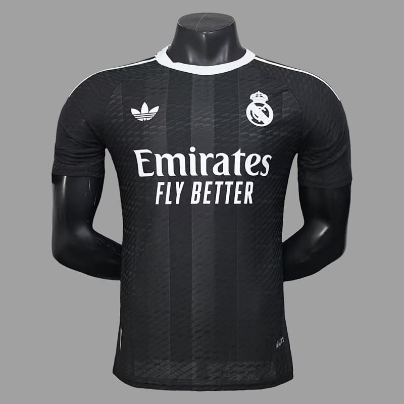 Real Madrid 25/26 Real Madrid Goalkeeper Third Player