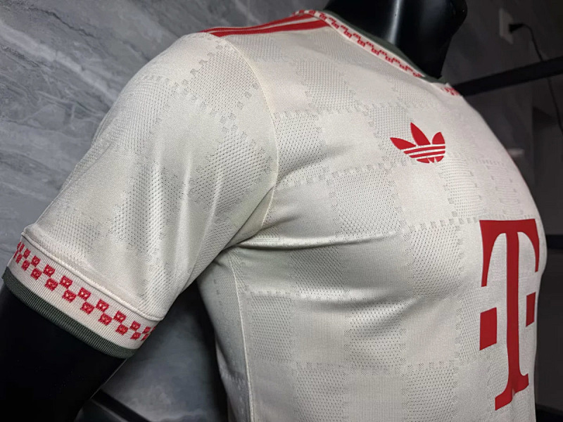Bayern Munich 25/26 Bayern Munich Special Beige Yellow Player 6