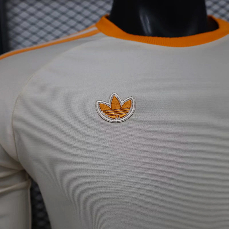 Bayern Munich 25/26 Bayern Munich Originals Long Sleeve Beige 3