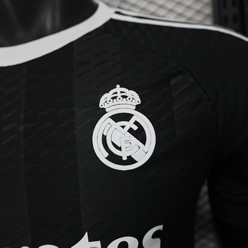 Real Madrid 25/26 Real Madrid Goalkeeper Third Player 4