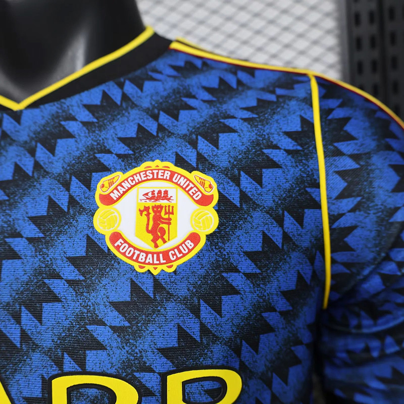 Manchester United 25/26 Manchester United Vintage-Style 90/92 Dark Blue Player 4