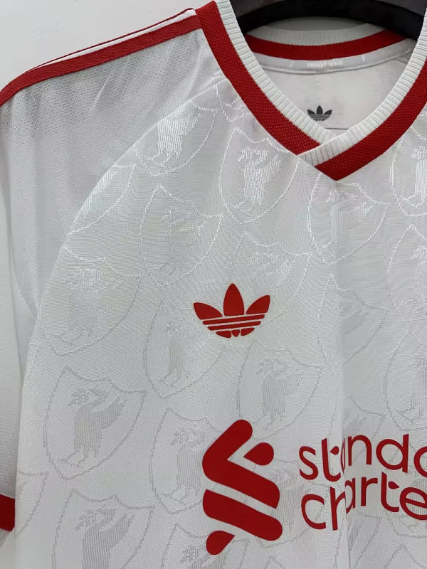Liverpool 25/26 Liverpool Retro 90s White 3