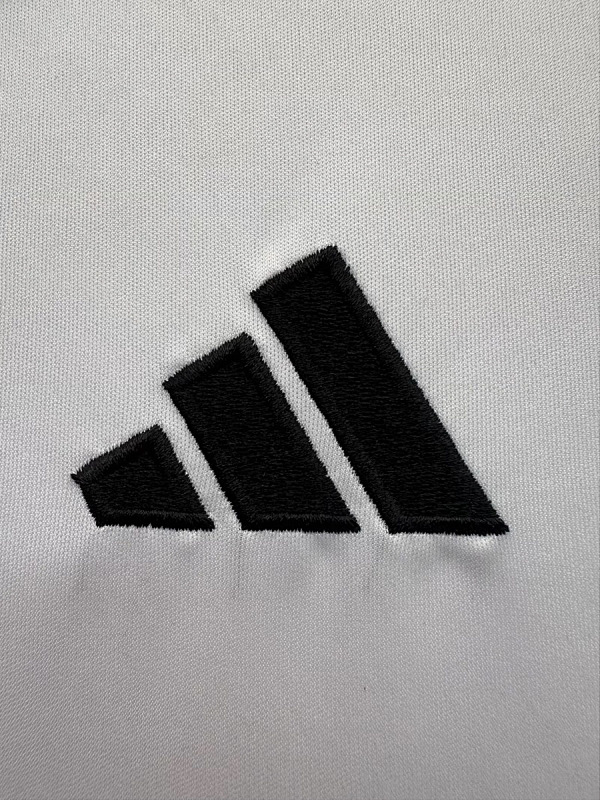 Eintracht Frankfurt 25/26 Frankfurt Away 3