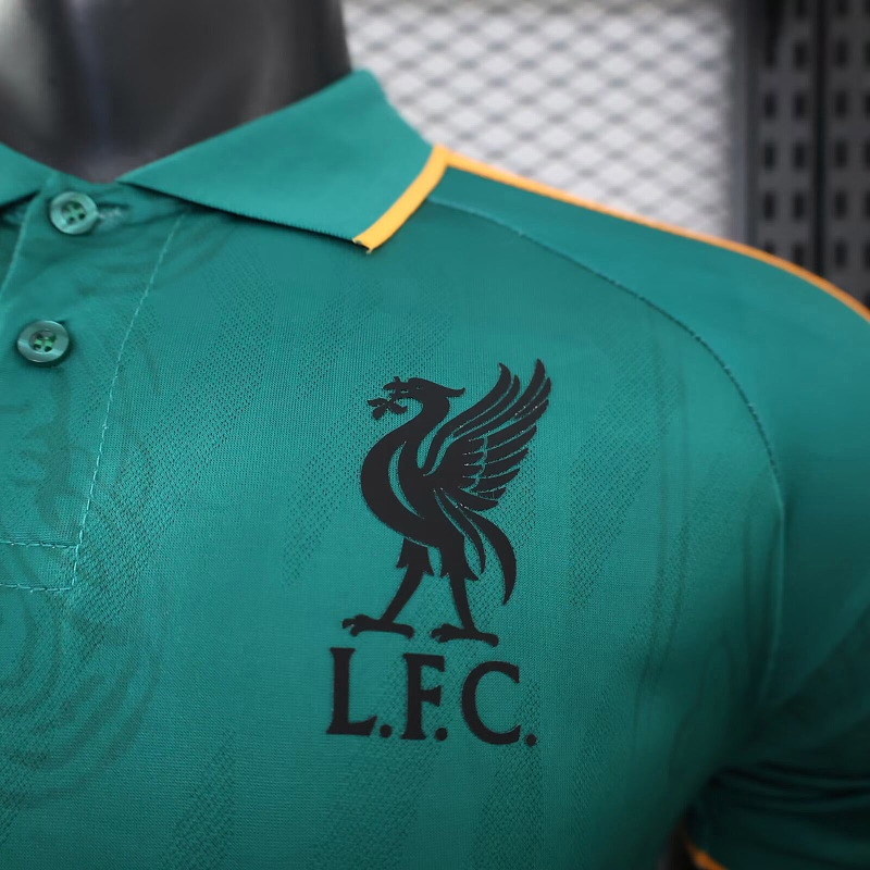Liverpool 26/27 Liverpool Green Black Retro Player 7