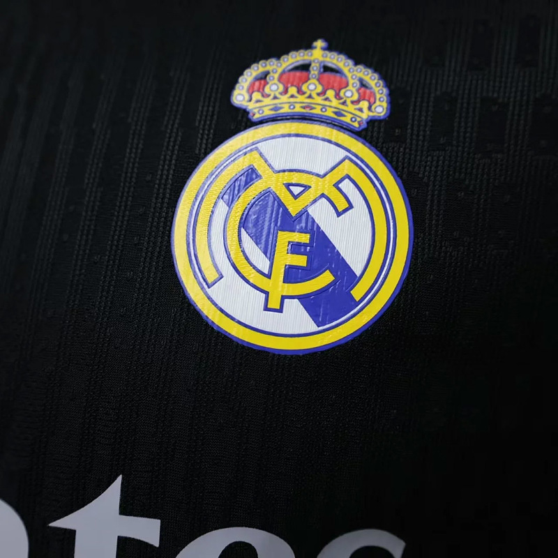 Real Madrid 26/27 Real Madrid Goalkeeper Player 3