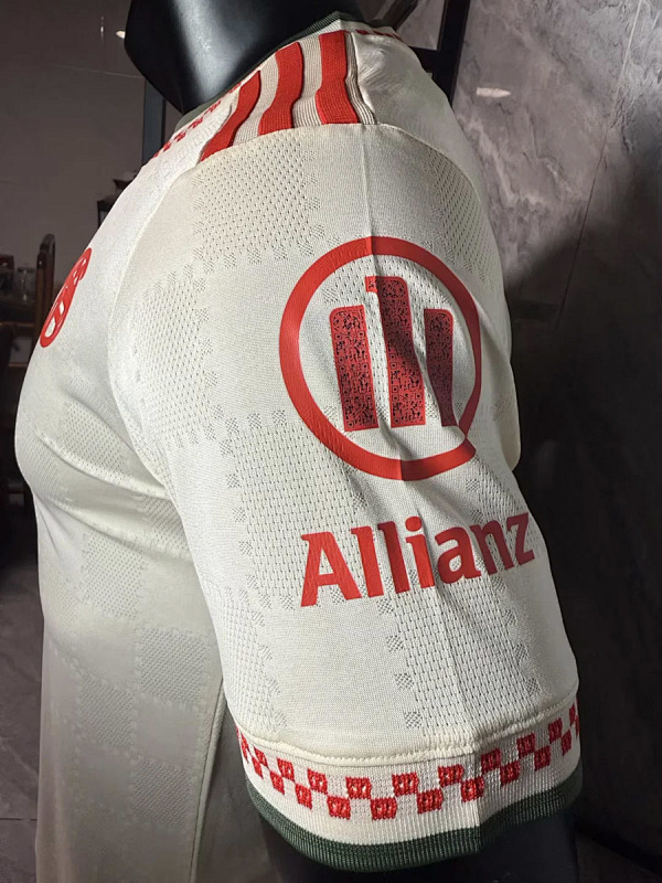 Bayern Munich 25/26 Bayern Munich Special Beige Yellow Player 9