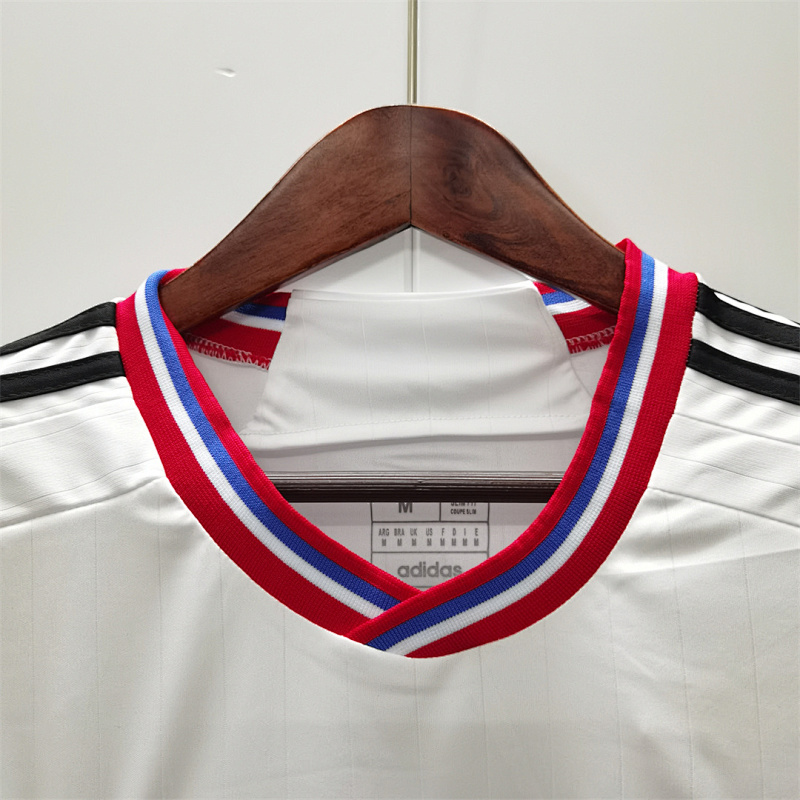 23-24 Colo-Colo 23-24 Colo-Colo home 9
