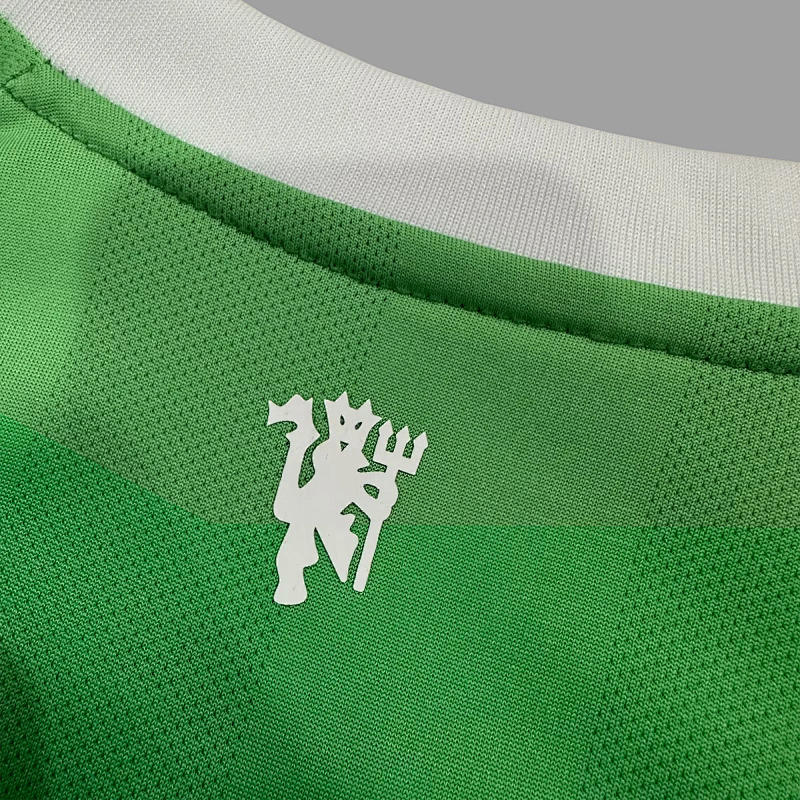 Manchester United 25/26 Manchester United Goalkeeper Third Player 2