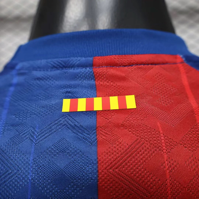 Barcelona 25/26 Barcelona Player Retro Red Blue 2