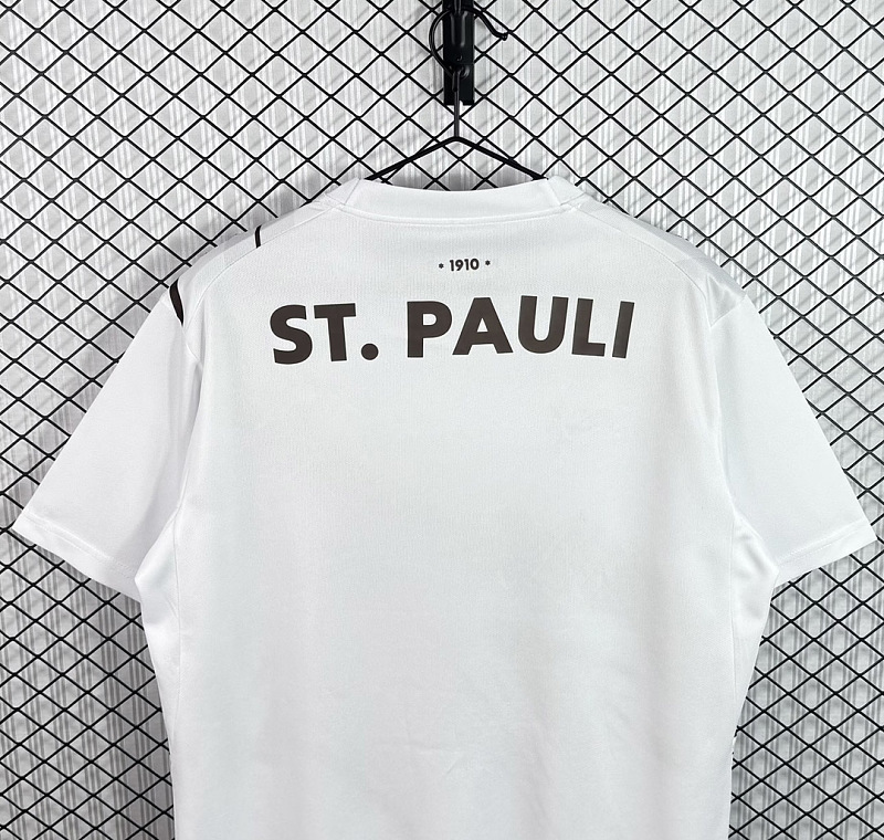 St. Pauli 26/27 St. Pauli Away 2