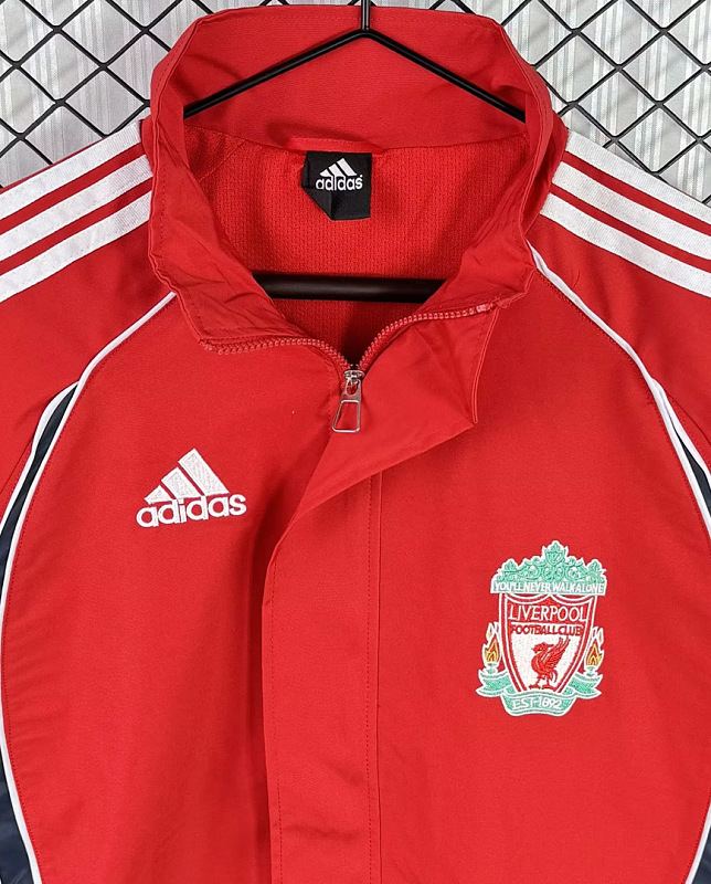 Liverpool 06/07 Liverpool Home Red Windbreaker 3